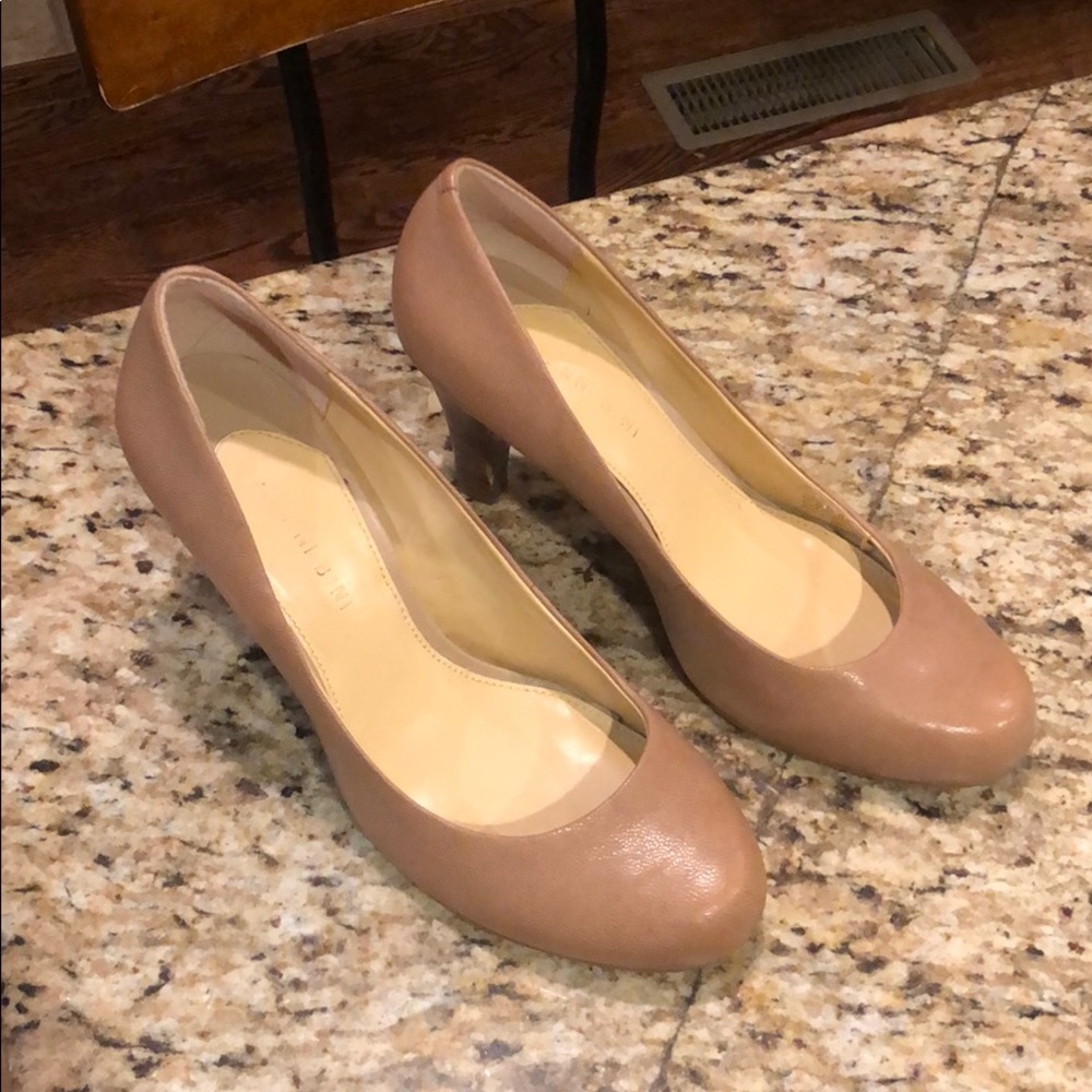 Ladies camel Gianni Bini heels
